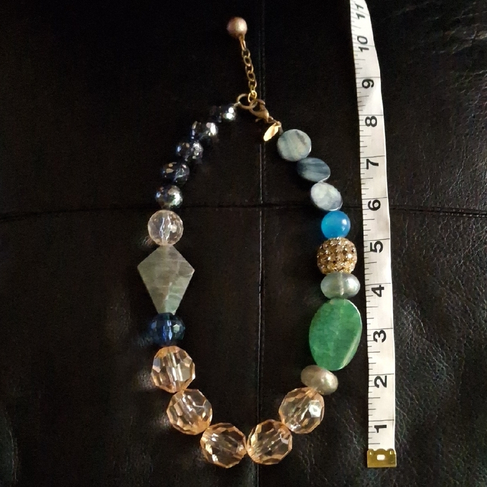 Elegant Multicolor Beaded Necklace